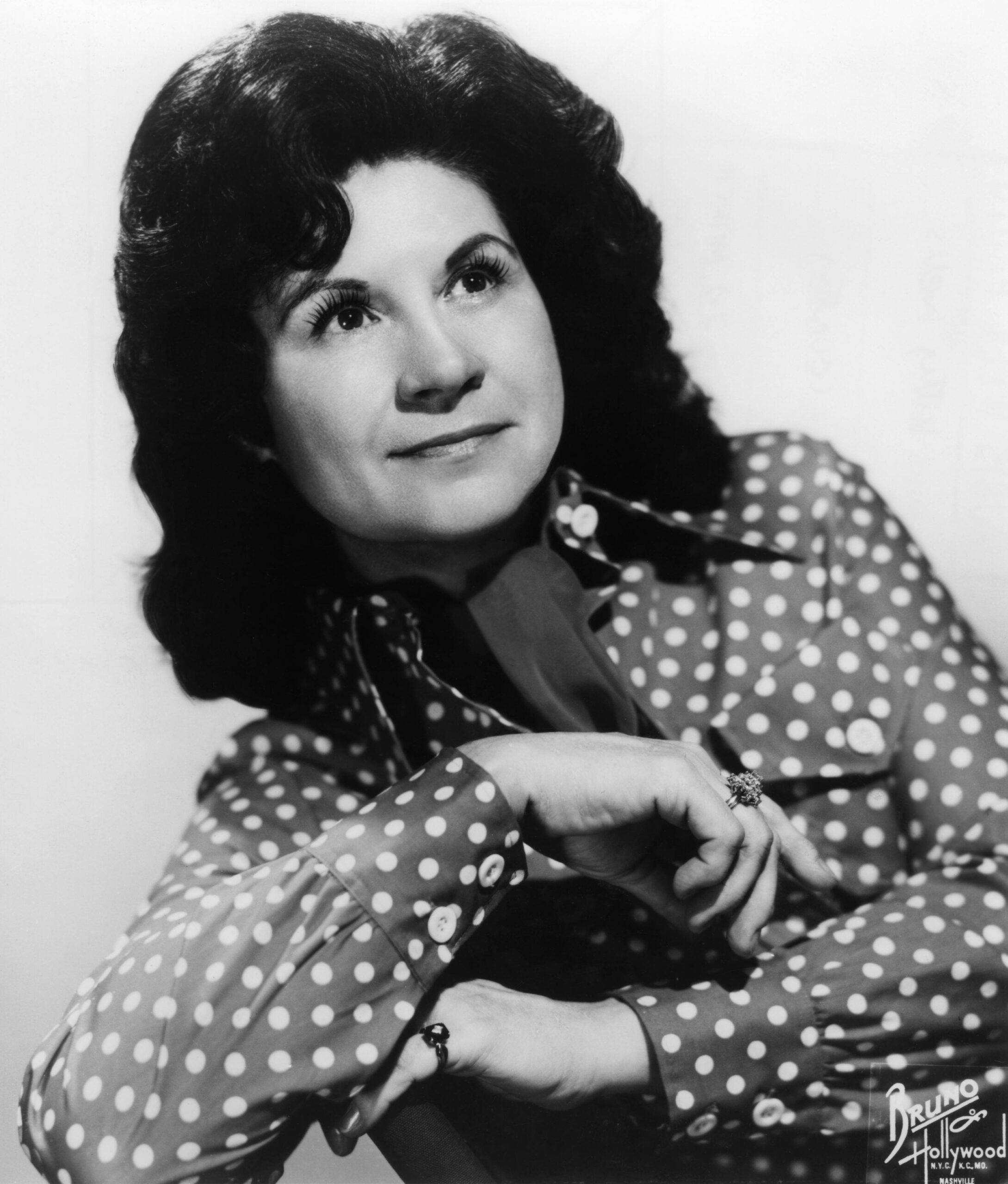 Photo of Kitty WELLS; Posed studio portrait of Kitty Wells 