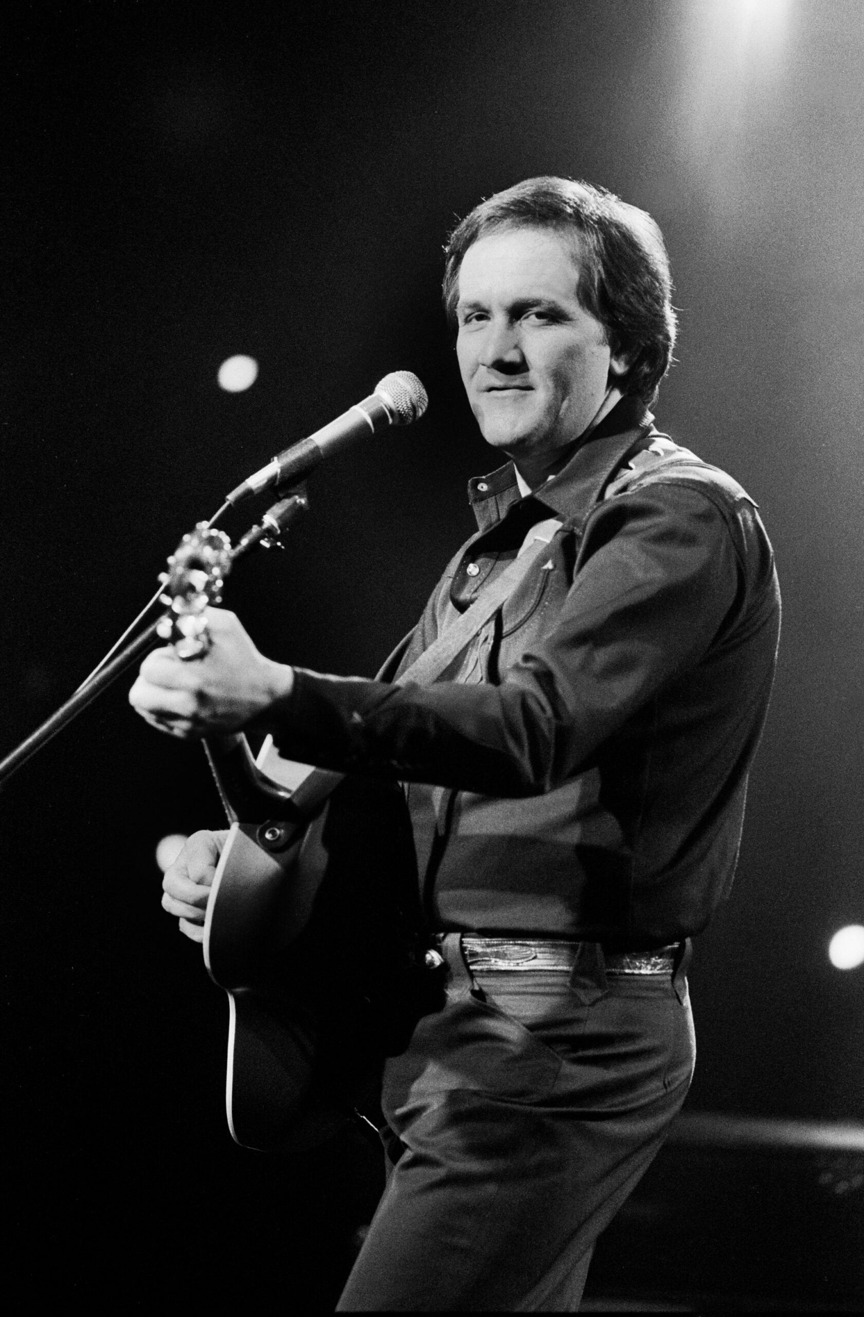Roger Miller performing at the WTTW Studios for a taping of Soundstage in Chicago, Illinois, May 9, 1982. 